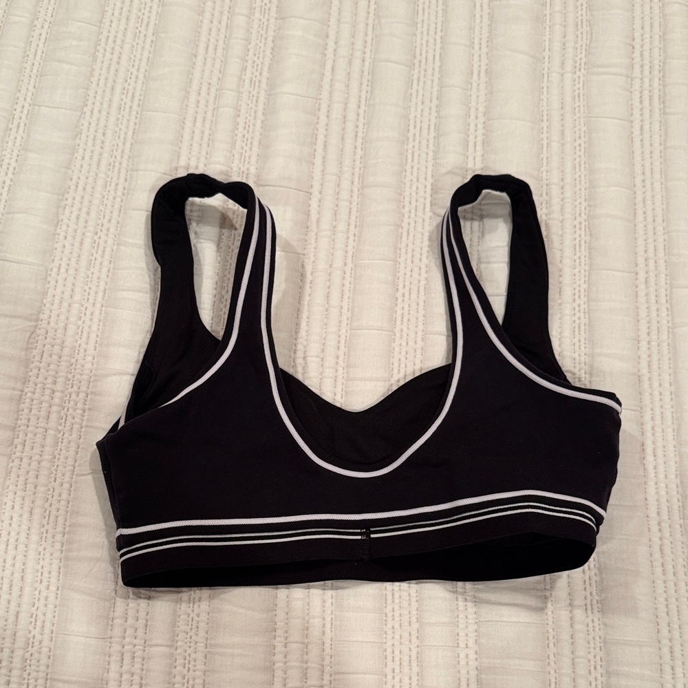 ALO Yoga Airbrush Heart Throb Bra - Picture 3 of 3